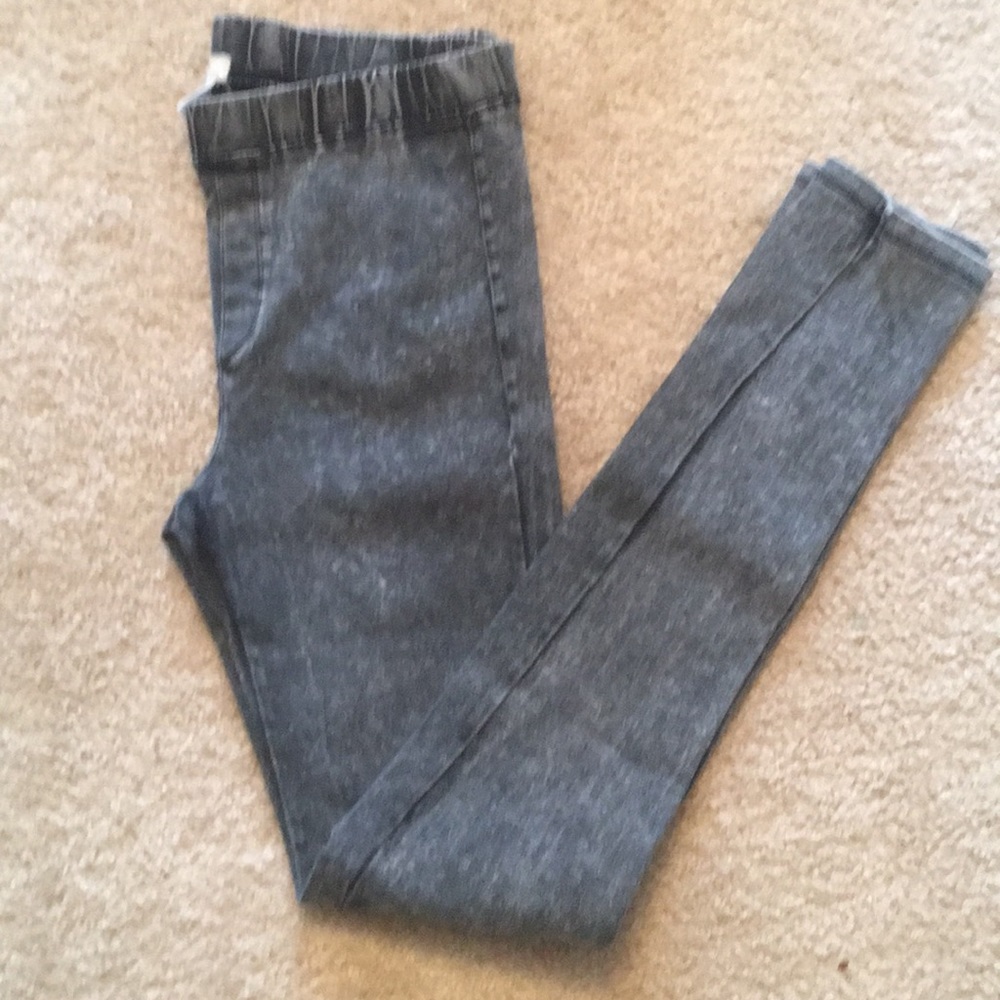 Dark wash jegging/leggings with back pockets